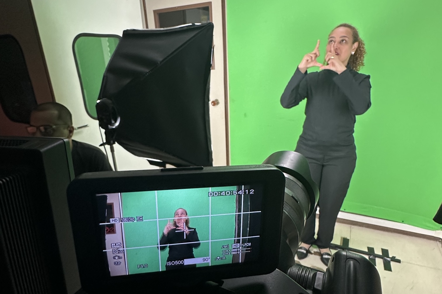 Quer tornar o seu conteúdo audiovisual verdadeiramente inclusivo? Conheça nosso serviço de audiodescrição na Video Shack e solicite um orçamento!
